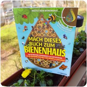 alt="Mach dieses Buch zum Bienenhaus"