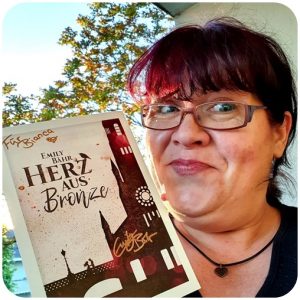 alt=" Bibilotta & Herz aus Bronze"