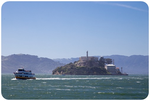 alt="Schiff- Alcatraz"