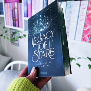 alt="LEGACY OF STARS. Gezeichnetes Schicksal"